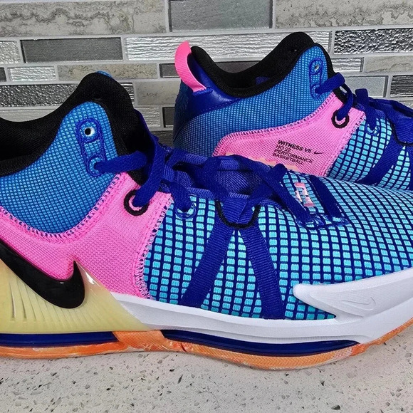 Nike LeBron Witness 7 Hyper Royal Pink Basketball Shoes XR125 Mens Size 12.0 - Picture 2 of 8